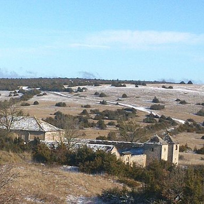 Photo de Ferme fortifiée des Brouzes à Saint-Georges-de-Luzençon