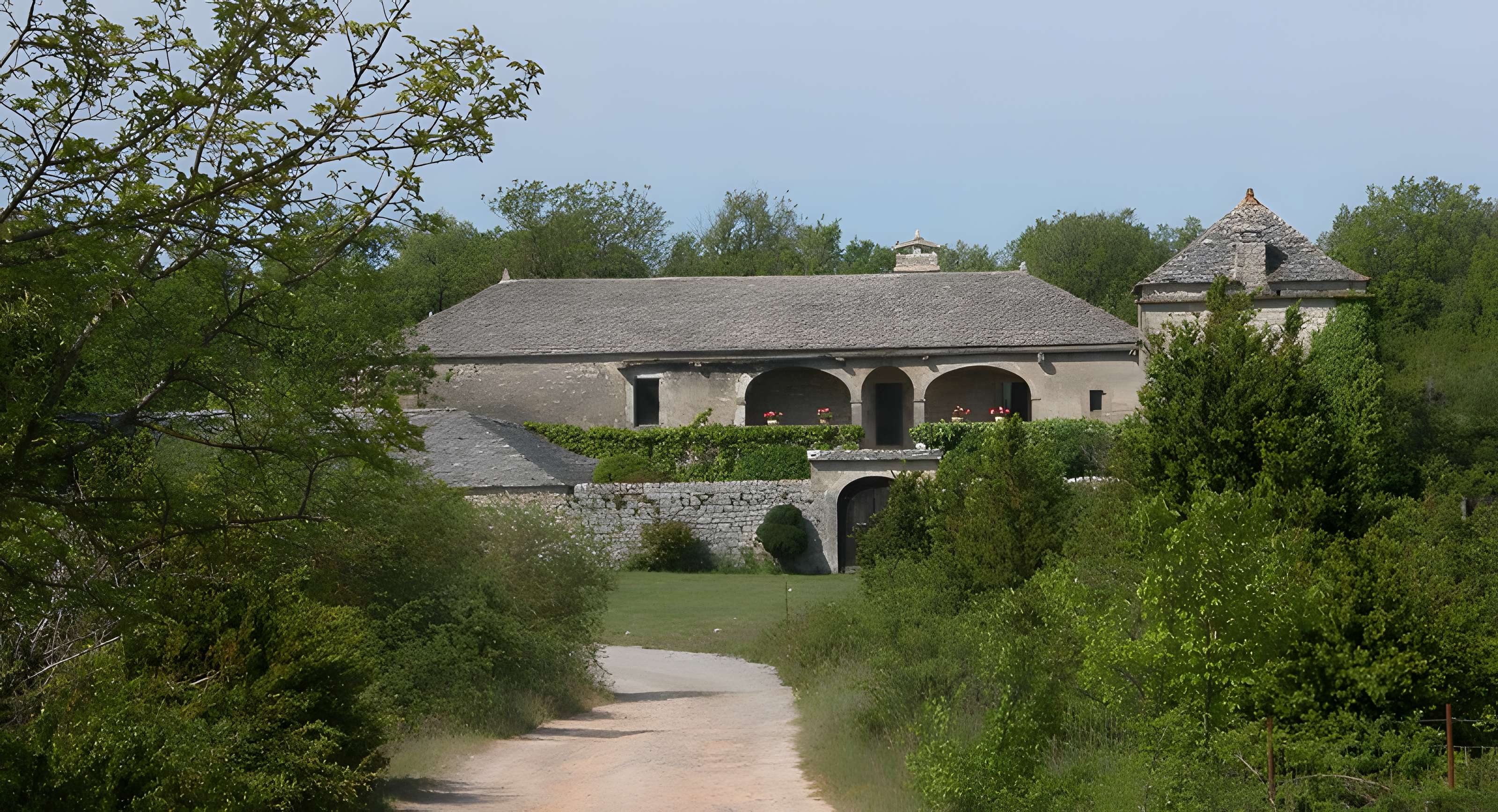Ferme fortifiée des Brouzes à Saint-Georges-de-Luzençon