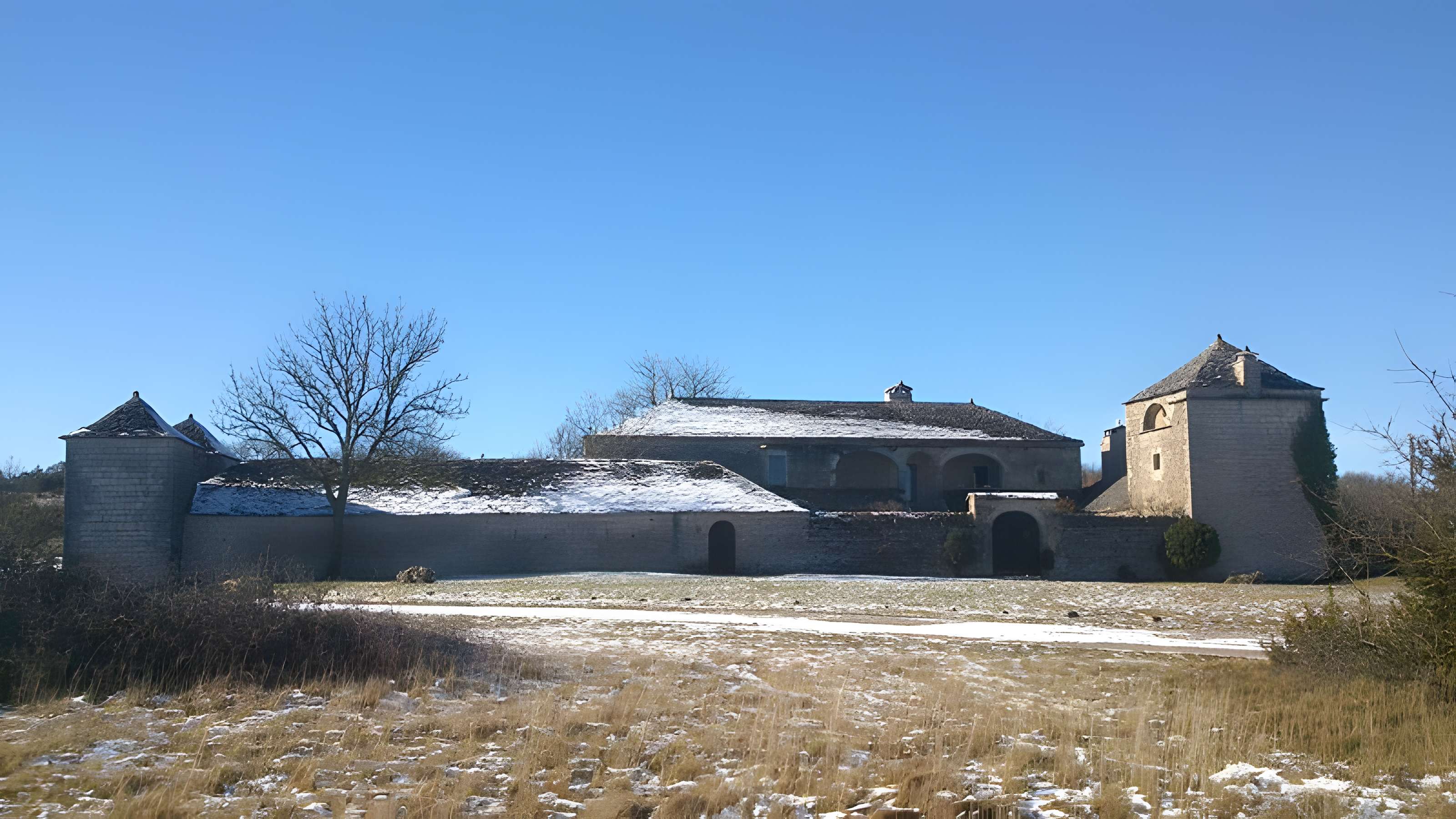 Ferme fortifiée des Brouzes à Saint-Georges-de-Luzençon