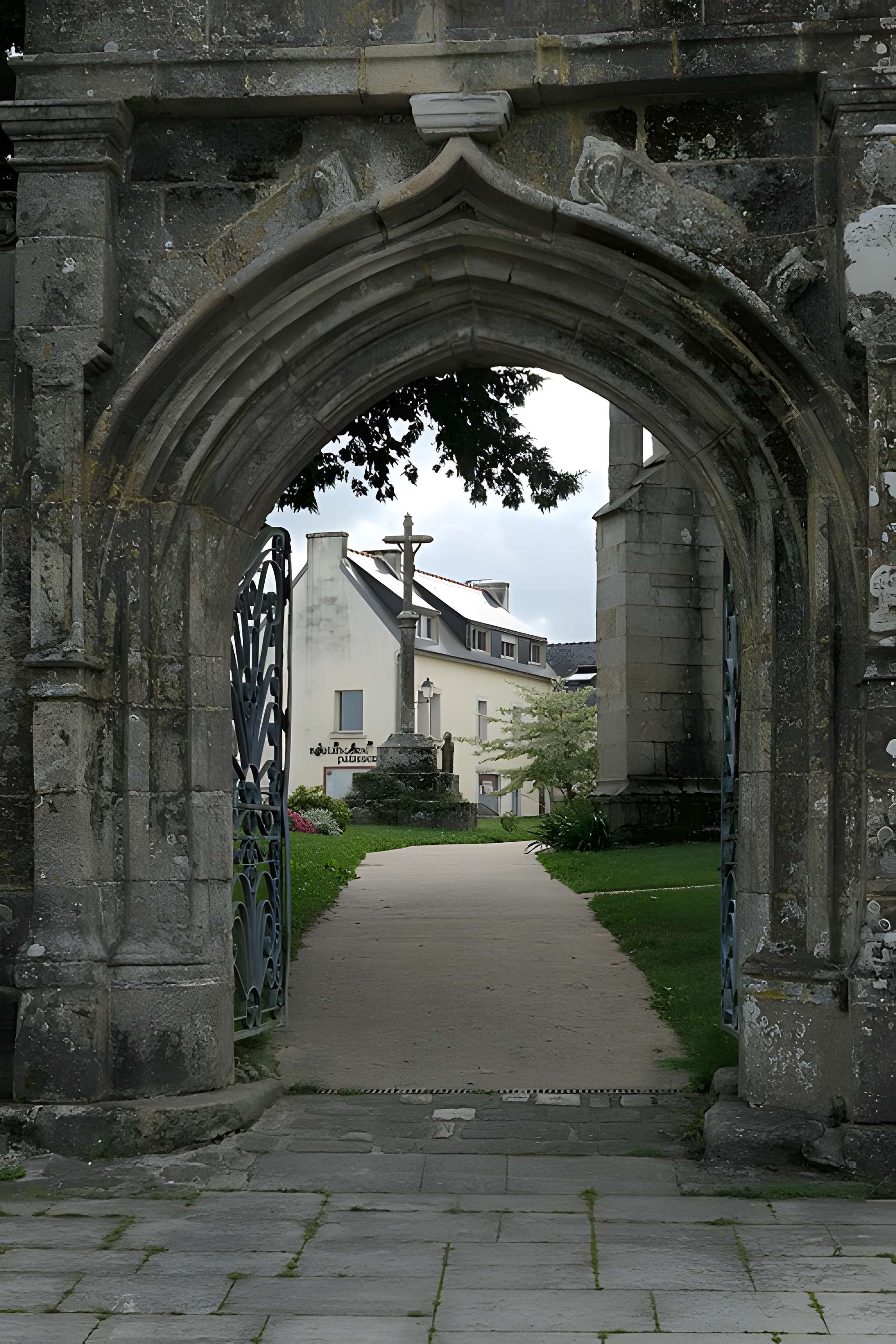 Église Saint-Thurien de Plogonnec