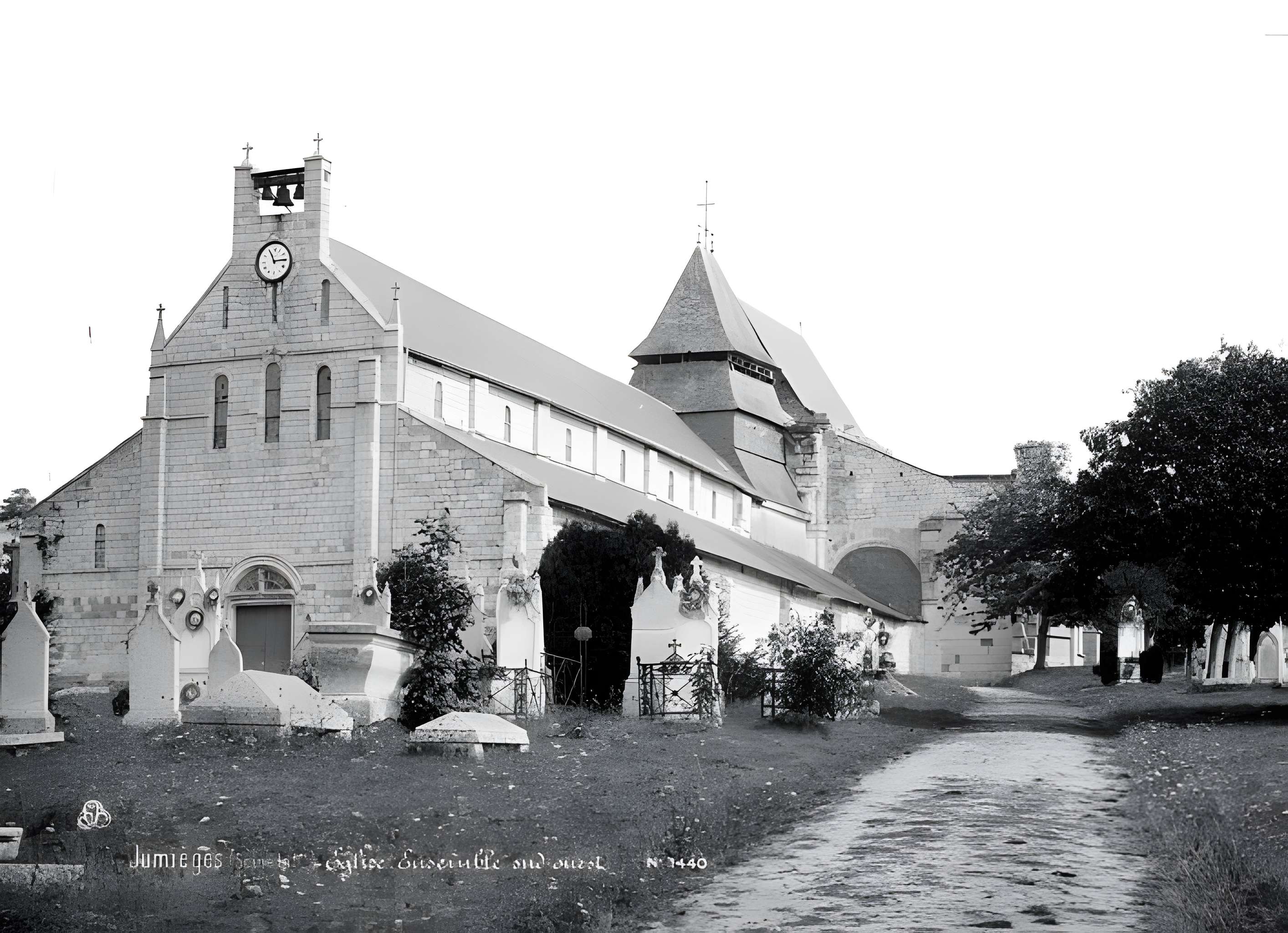 Église Saint-Valentin de Jumièges
