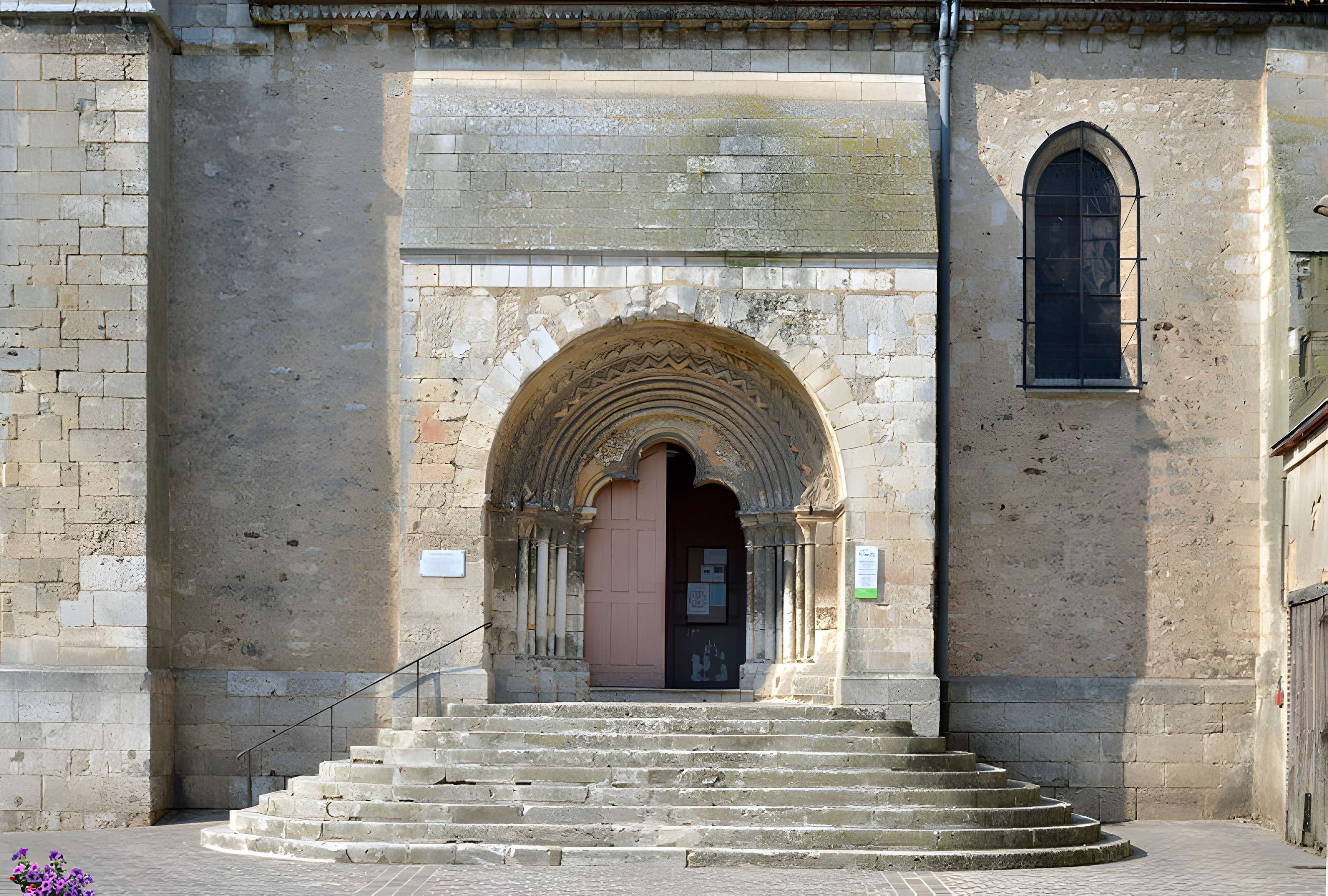 Église Saint-Valérien de Châteaudun