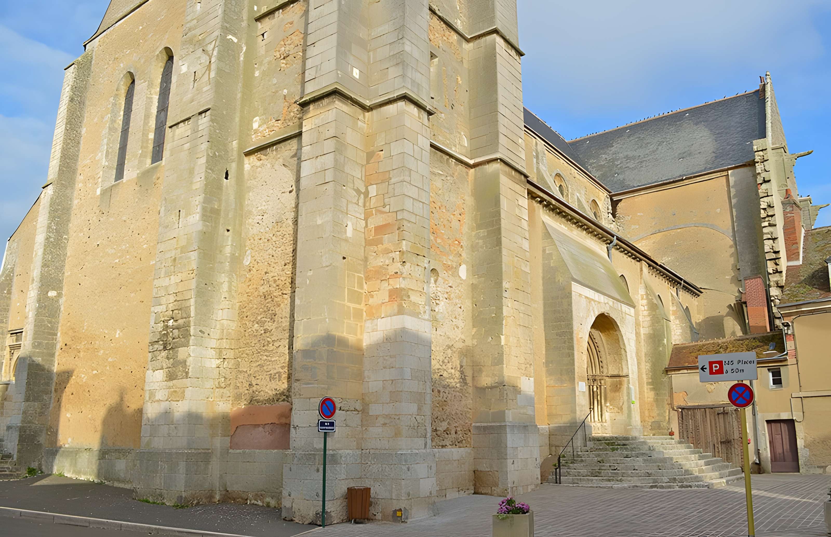 Église Saint-Valérien de Châteaudun