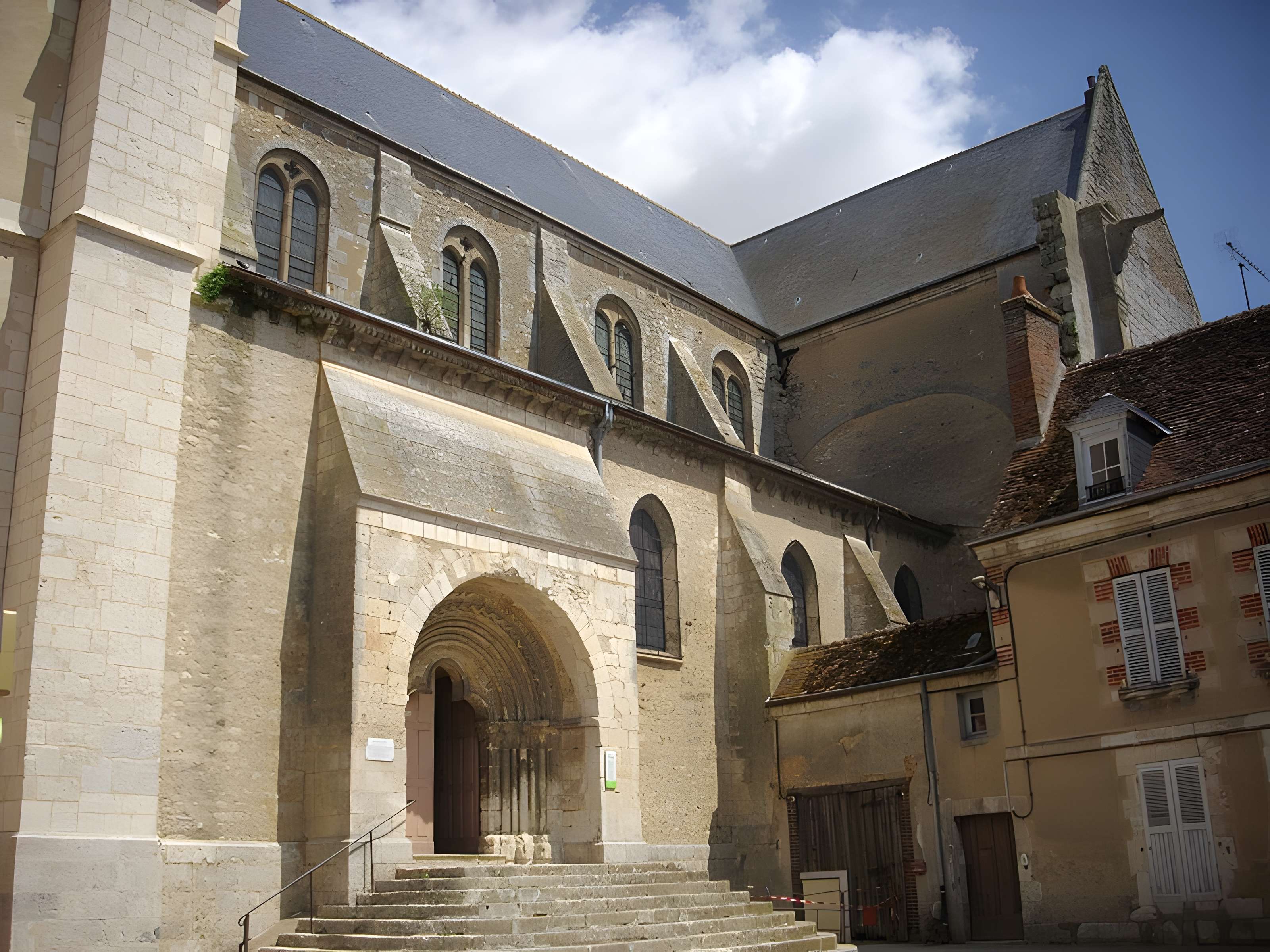 Église Saint-Valérien de Châteaudun