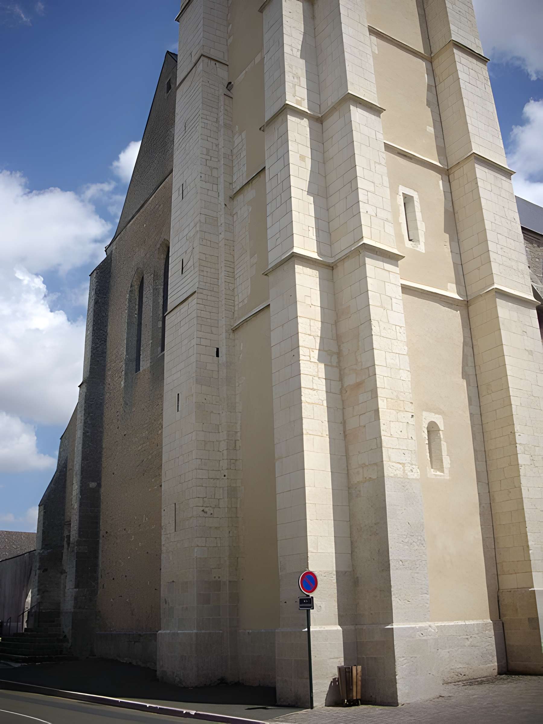 Église Saint-Valérien de Châteaudun