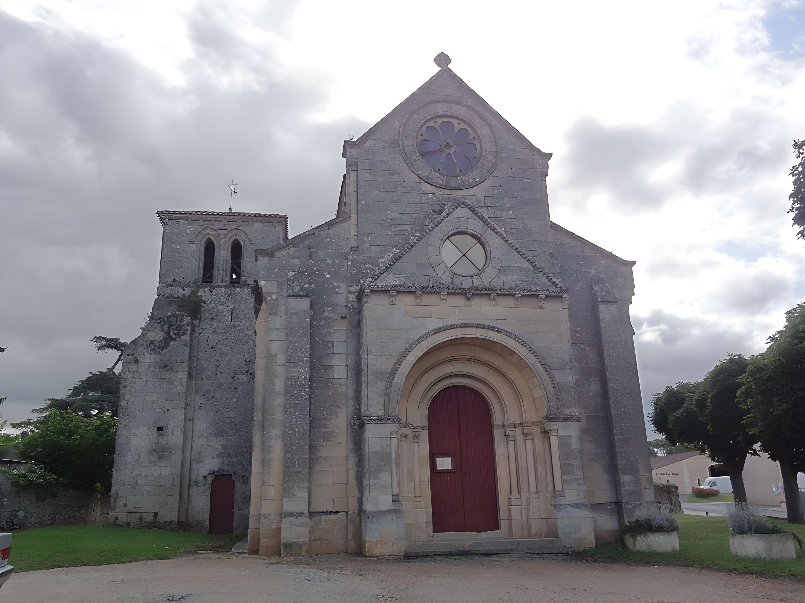 Église Saint-Vincent de Villeneuve en Gironde