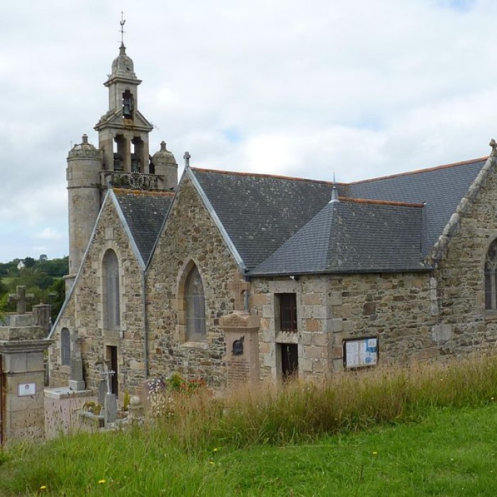 Photo de Église, le cimetière et le presbytère de Saint-Quay-Perros