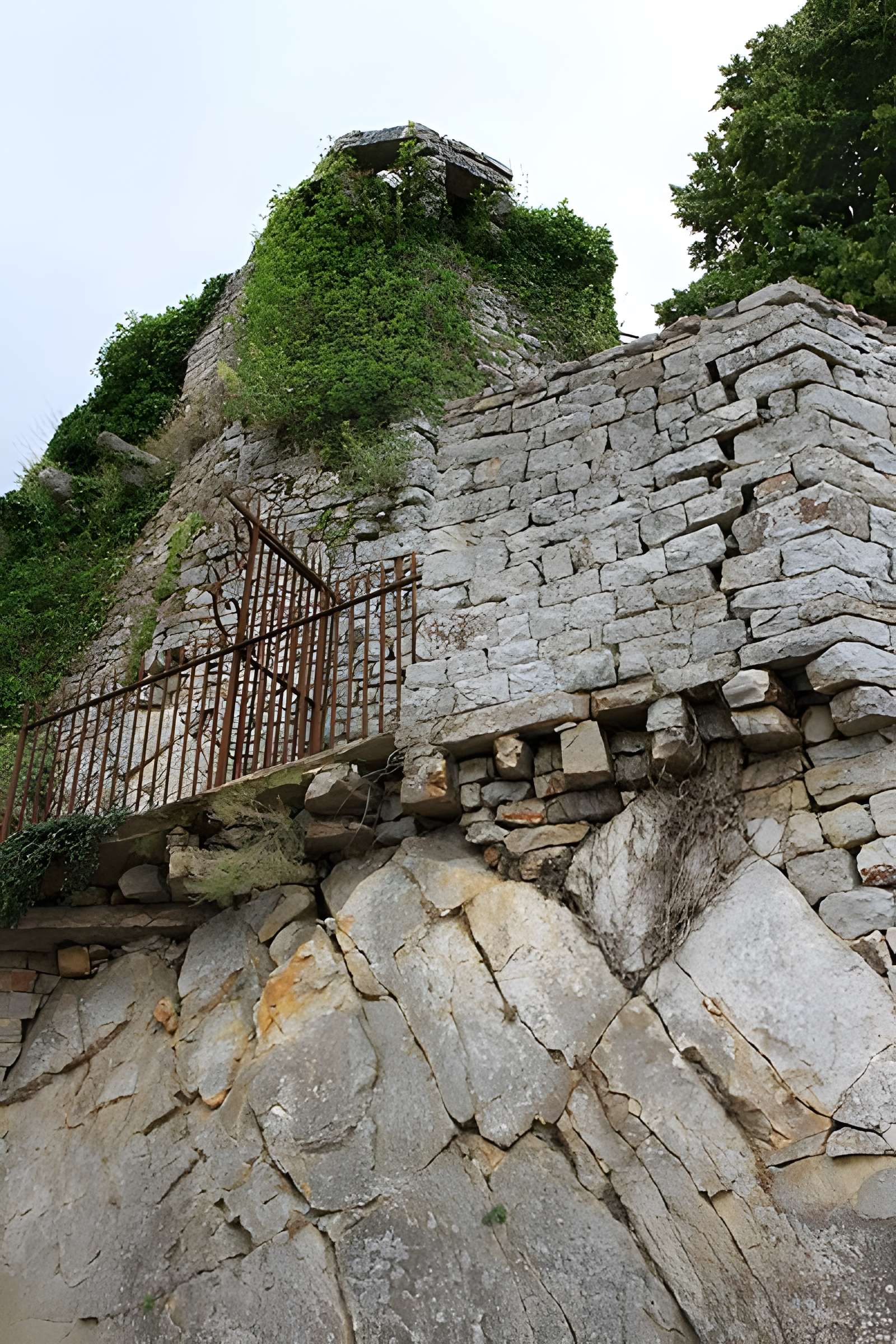 Enceinte de Domfront