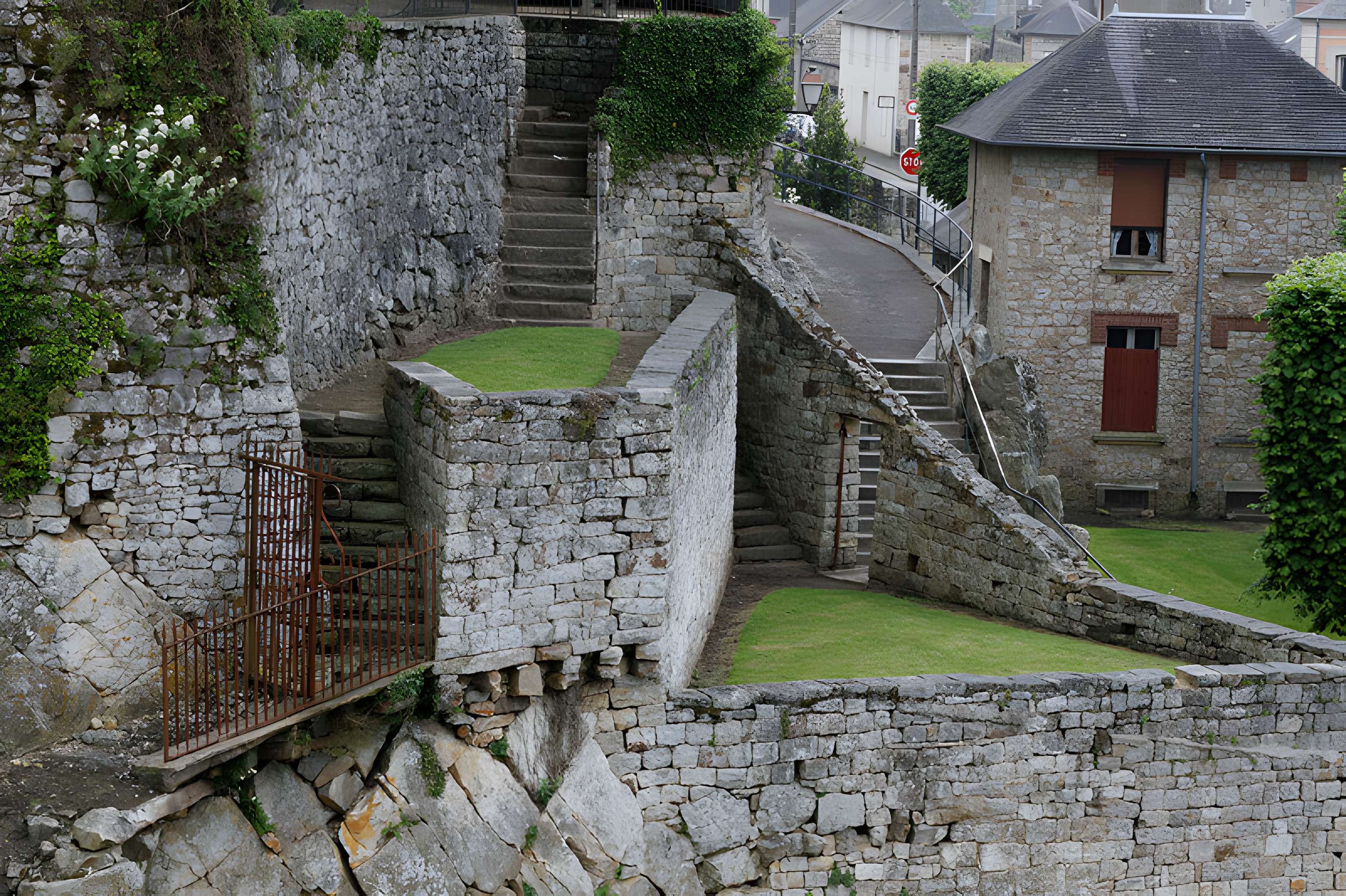 Enceinte de Domfront