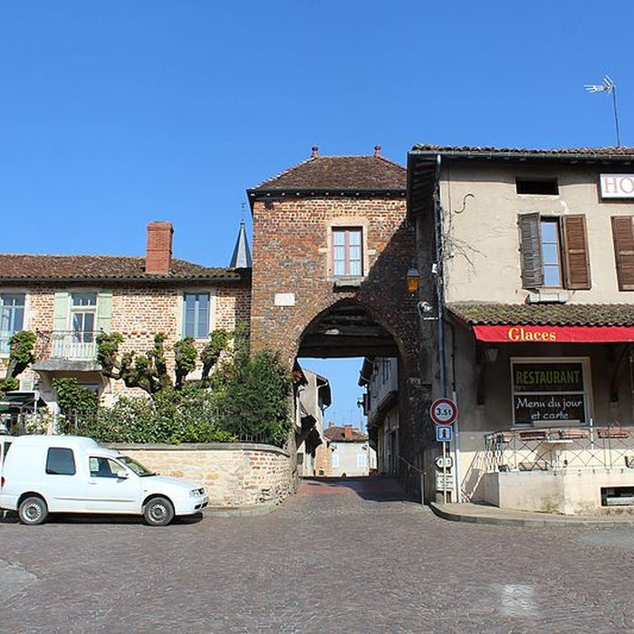 Photo de Enceinte de Romenay