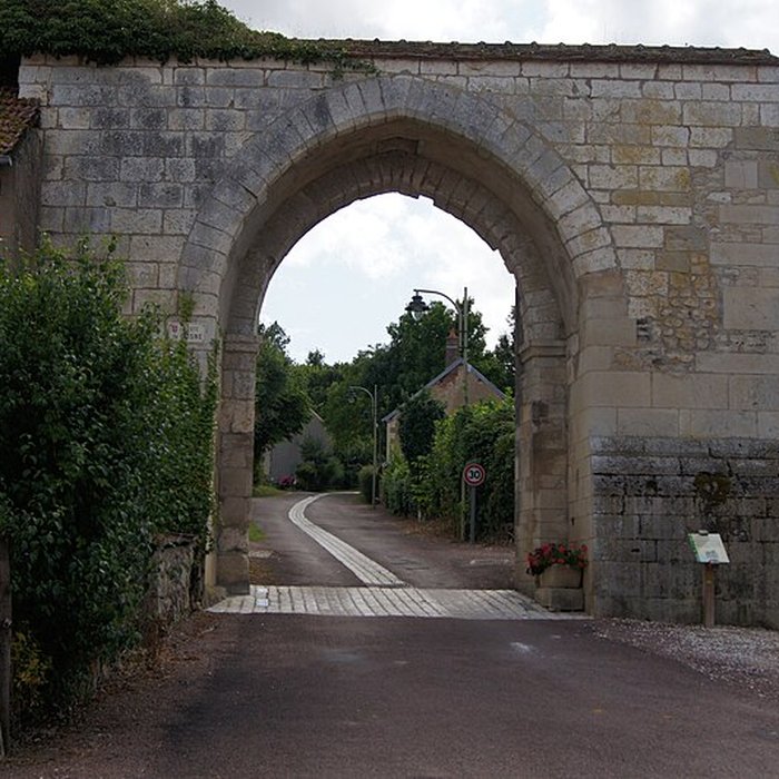 Photo de Château et enceinte ruines