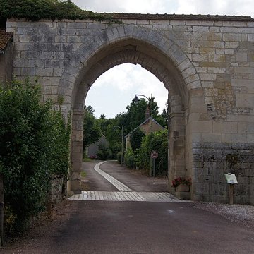 Château et enceinte ruines