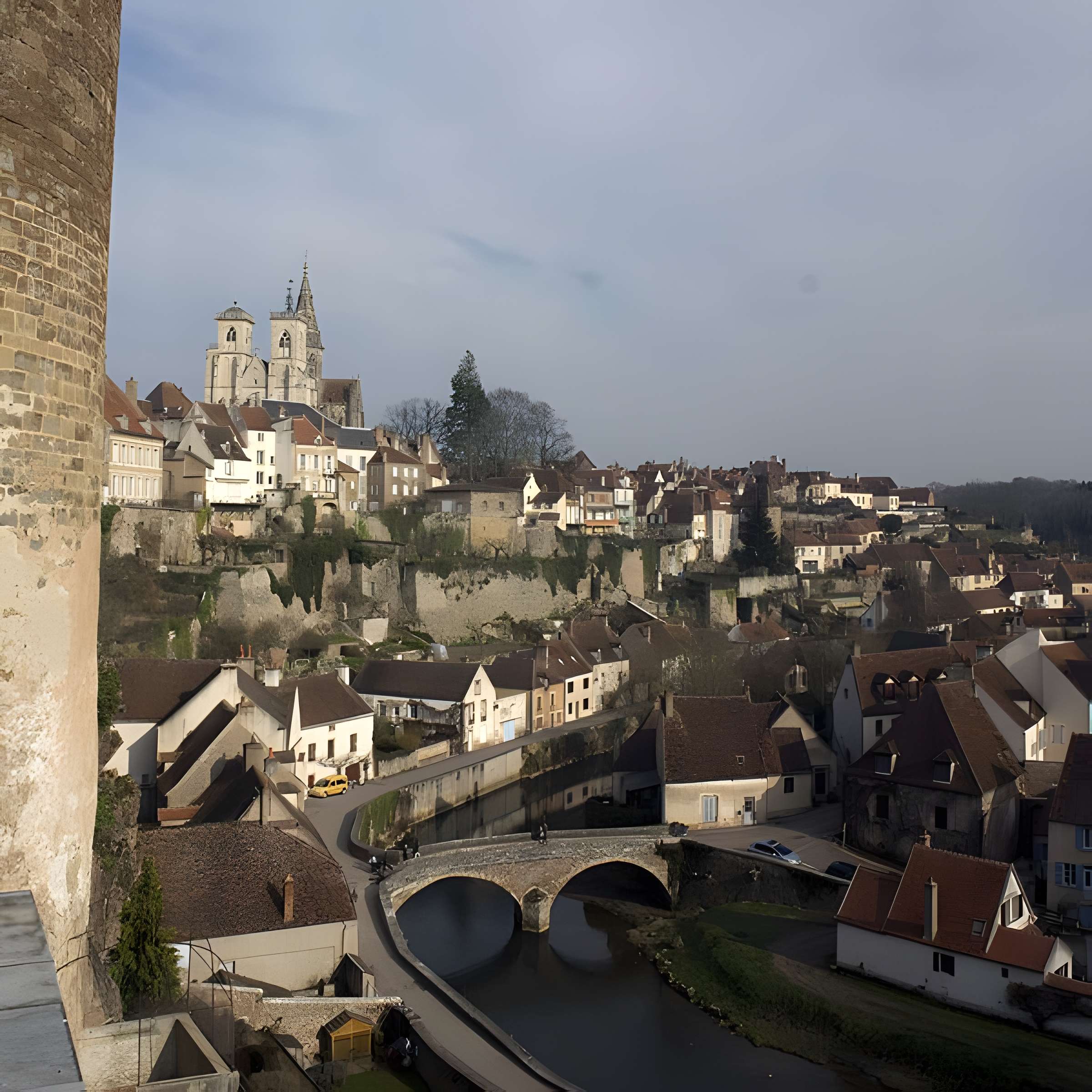 Enceinte de Semur-en-Auxois 
