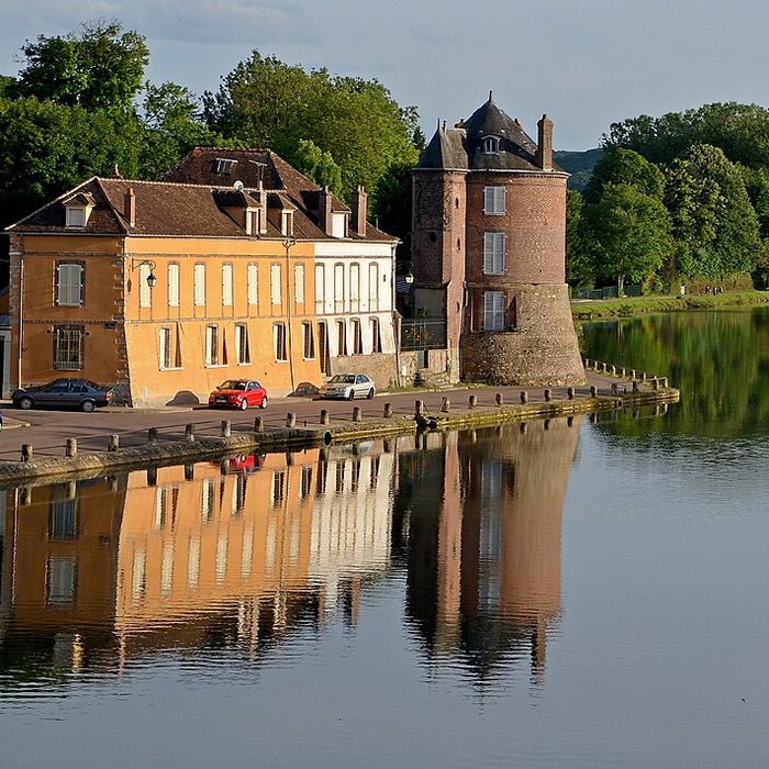 Photo de Enceinte de Villeneuve-sur-Yonne