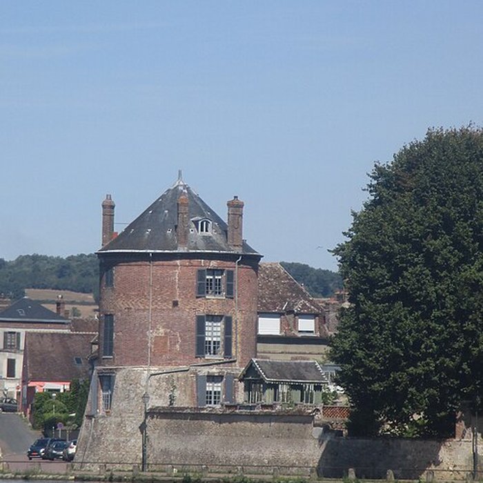 Photo de Enceinte de Villeneuve-sur-Yonne