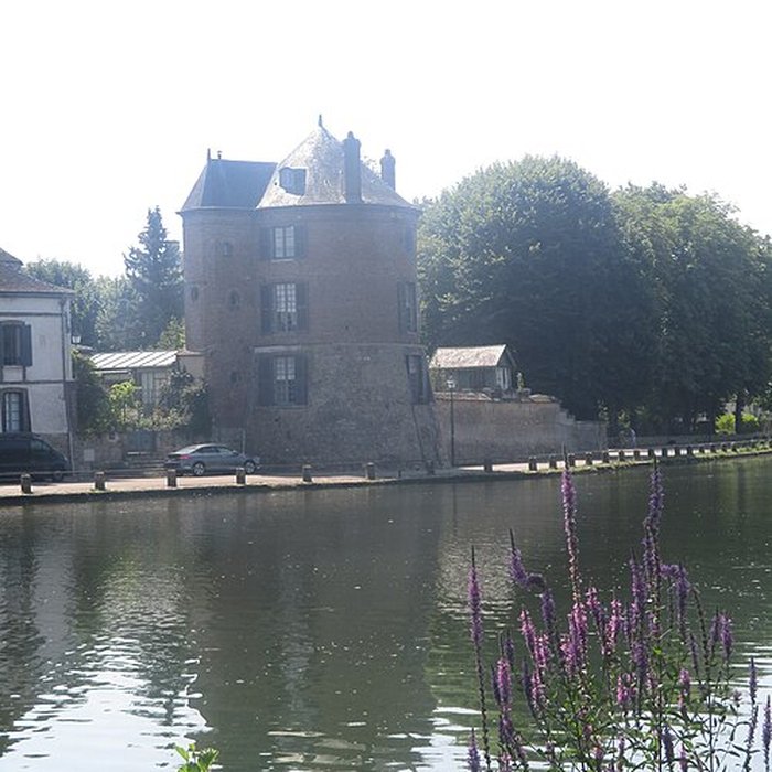 Photo de Enceinte de Villeneuve-sur-Yonne