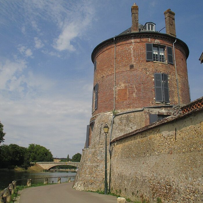 Photo de Enceinte de Villeneuve-sur-Yonne