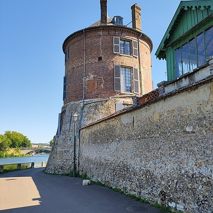 Photo de Enceinte de Villeneuve-sur-Yonne