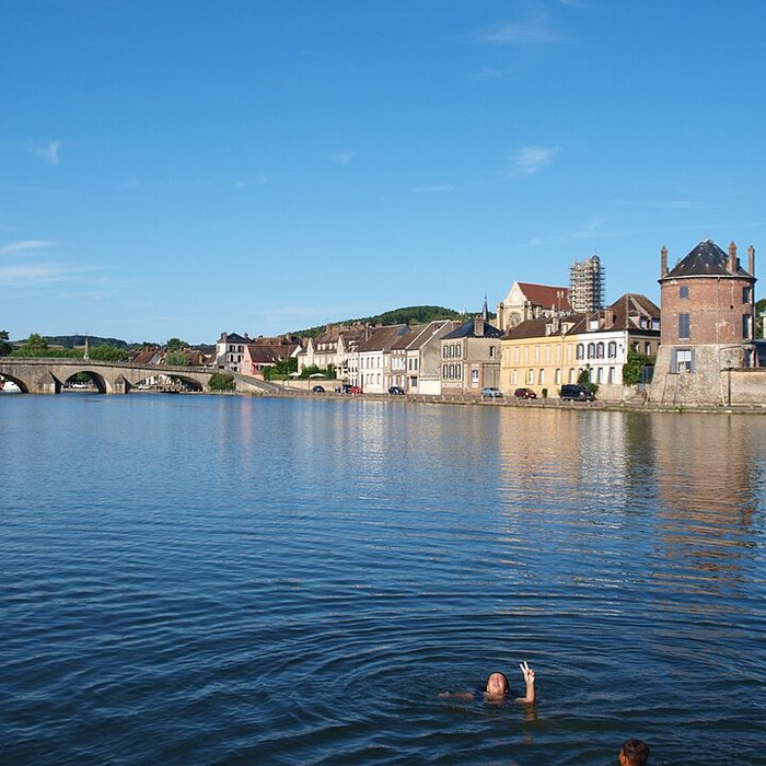 Photo de Enceinte de Villeneuve-sur-Yonne