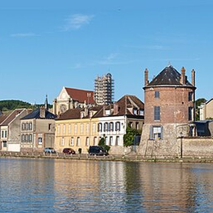 Photo de Enceinte de Villeneuve-sur-Yonne