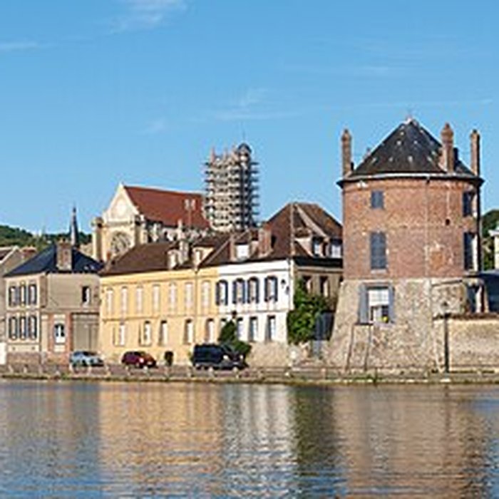 Photo de Enceinte de Villeneuve-sur-Yonne