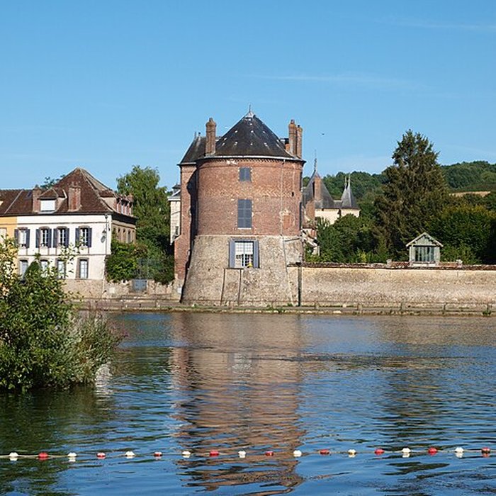 Photo de Enceinte de Villeneuve-sur-Yonne