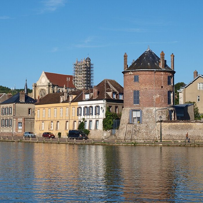 Photo de Enceinte de Villeneuve-sur-Yonne