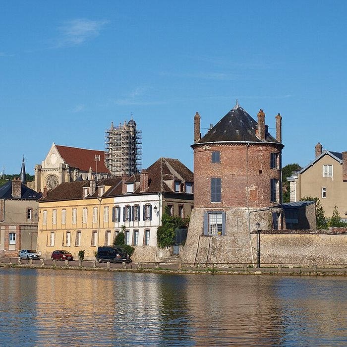Photo de Enceinte de Villeneuve-sur-Yonne