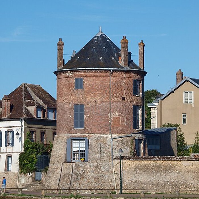 Photo de Enceinte de Villeneuve-sur-Yonne
