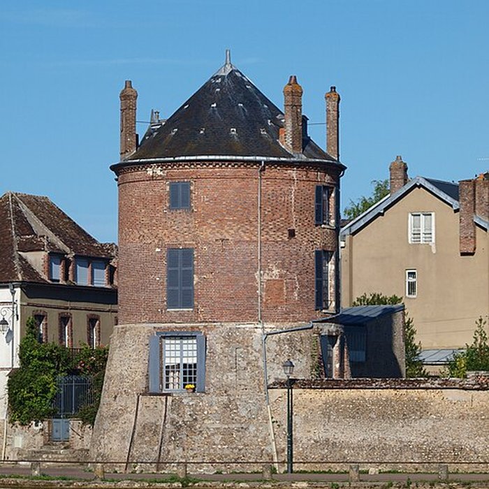 Photo de Enceinte de Villeneuve-sur-Yonne