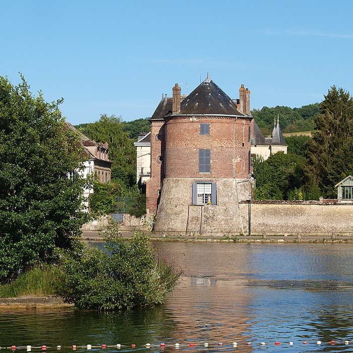 Photo de Enceinte de Villeneuve-sur-Yonne
