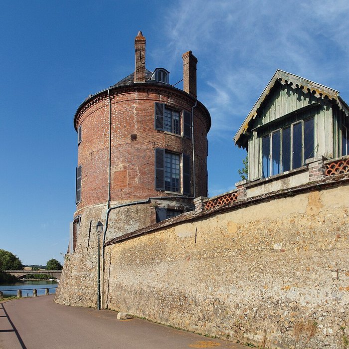 Photo de Enceinte de Villeneuve-sur-Yonne