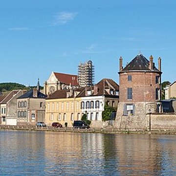 Enceinte de Villeneuve-sur-Yonne