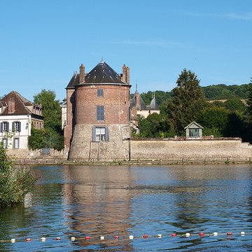 Enceinte de Villeneuve-sur-Yonne