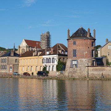 Enceinte de Villeneuve-sur-Yonne