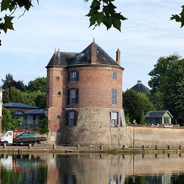 Enceinte de Villeneuve-sur-Yonne
