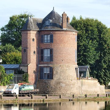 Enceinte de Villeneuve-sur-Yonne