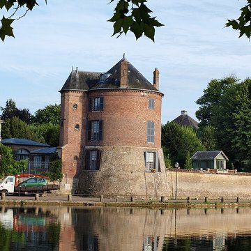 Enceinte de Villeneuve-sur-Yonne