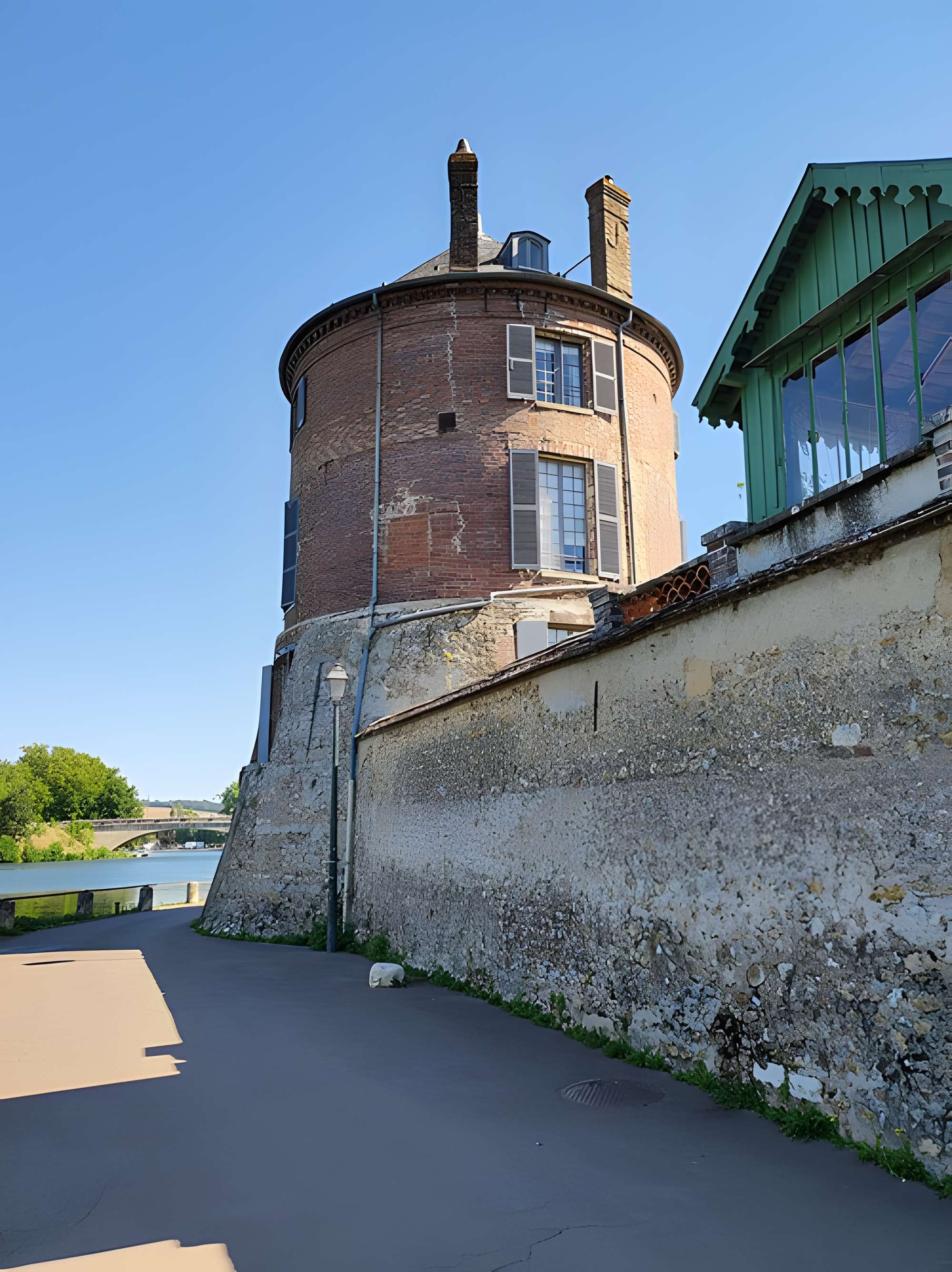Enceinte de Villeneuve-sur-Yonne