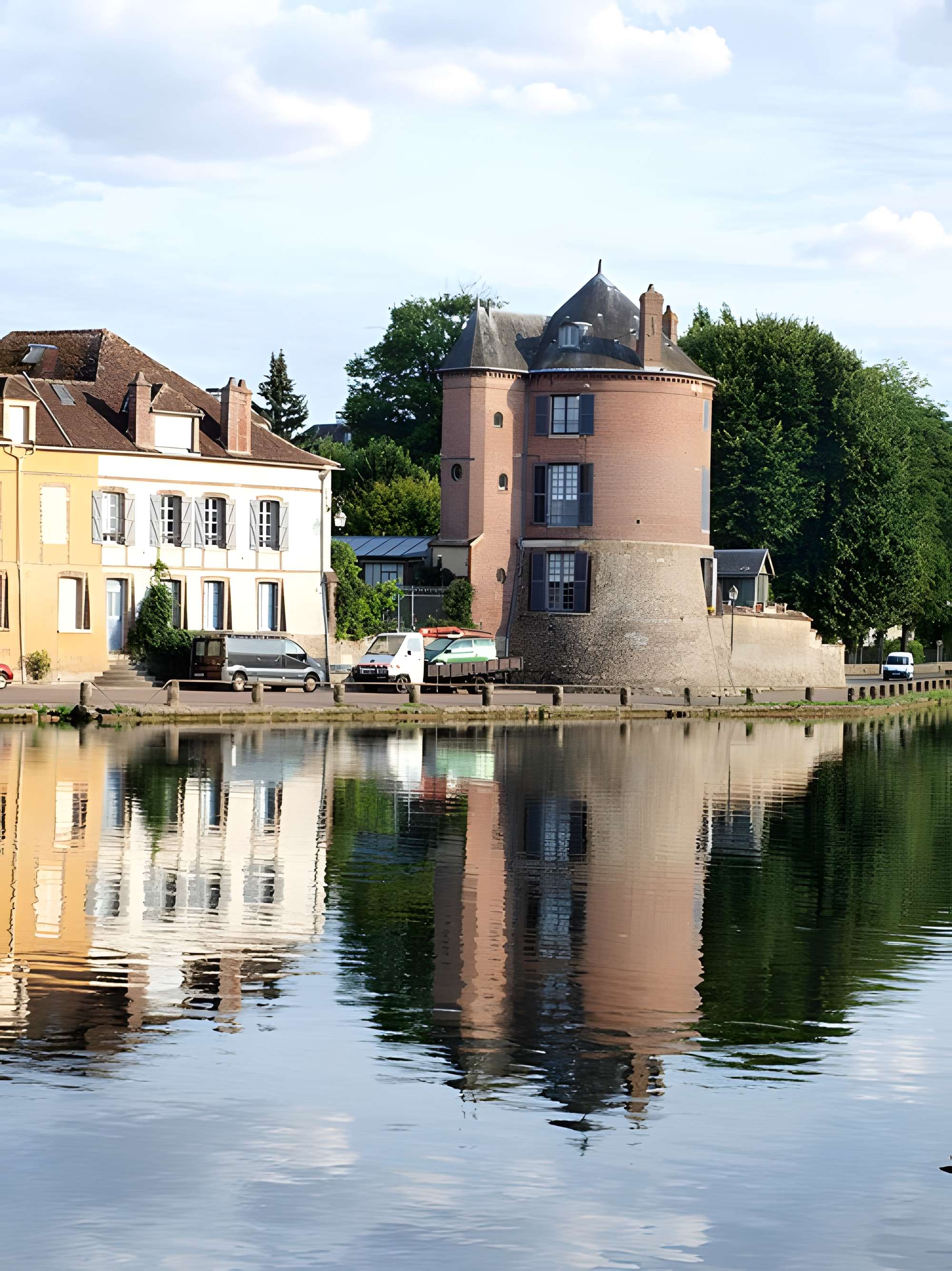 Enceinte de Villeneuve-sur-Yonne
