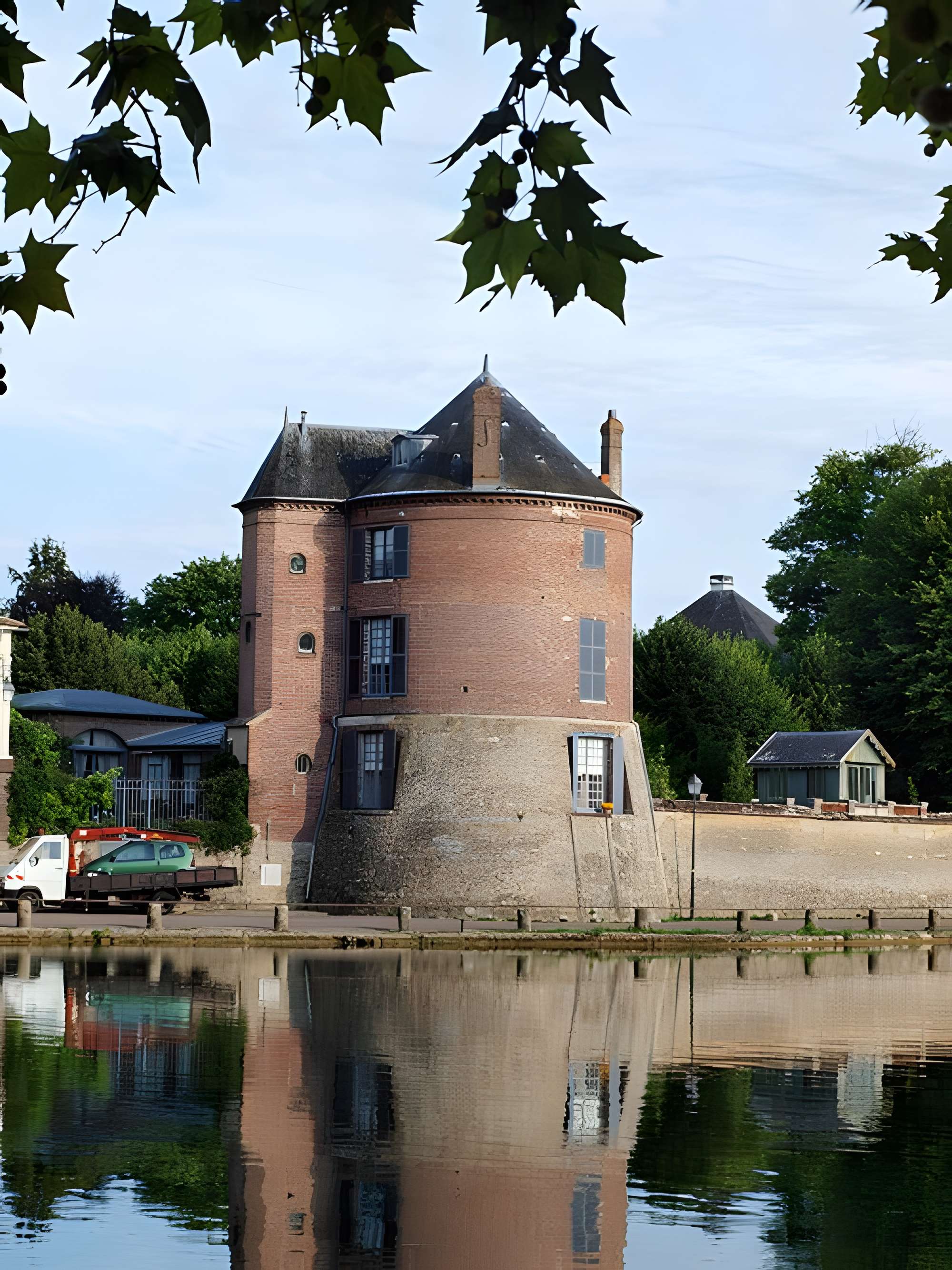 Enceinte de Villeneuve-sur-Yonne