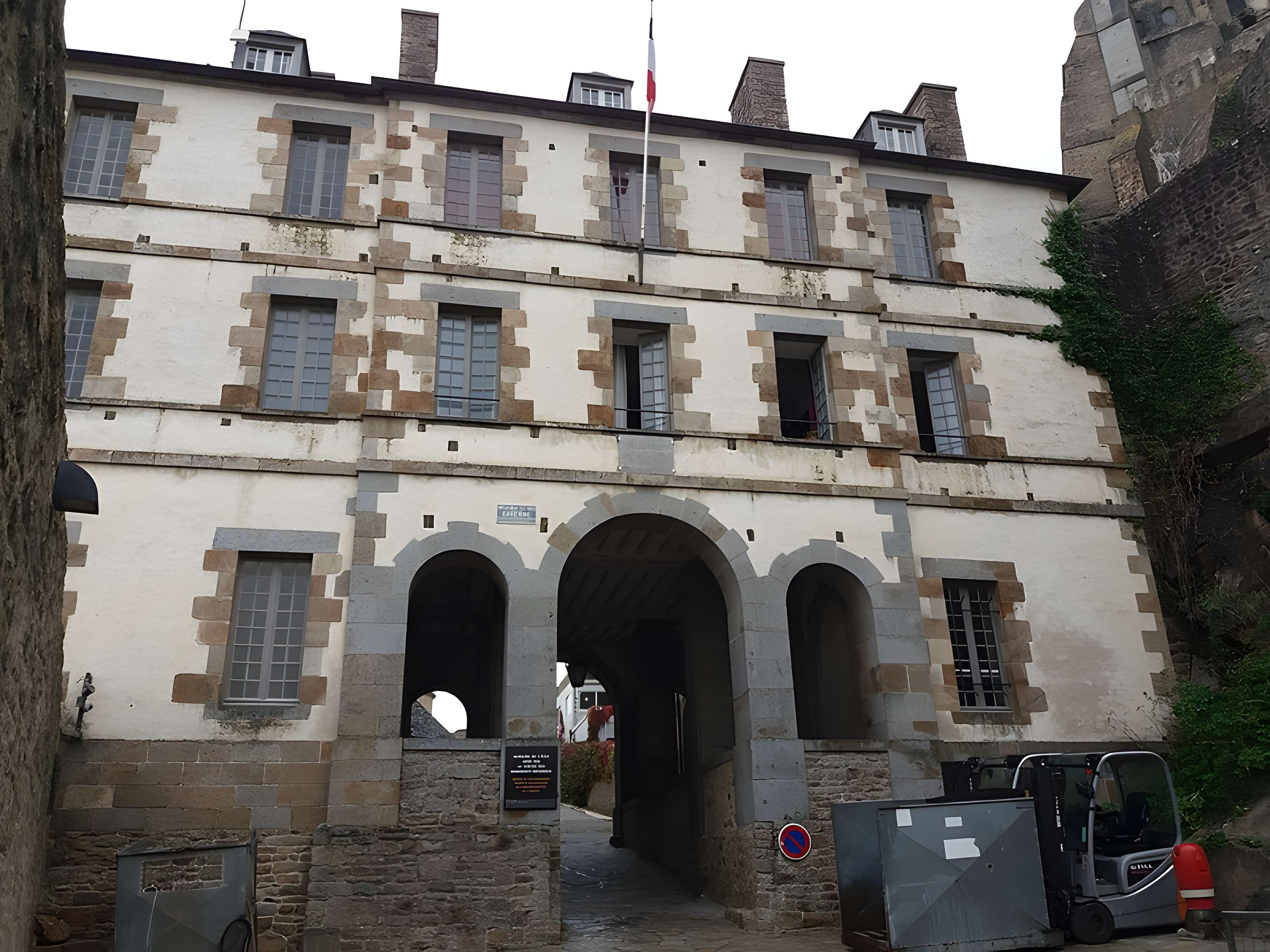 Enceinte des Fanils du Mont-Saint-Michel