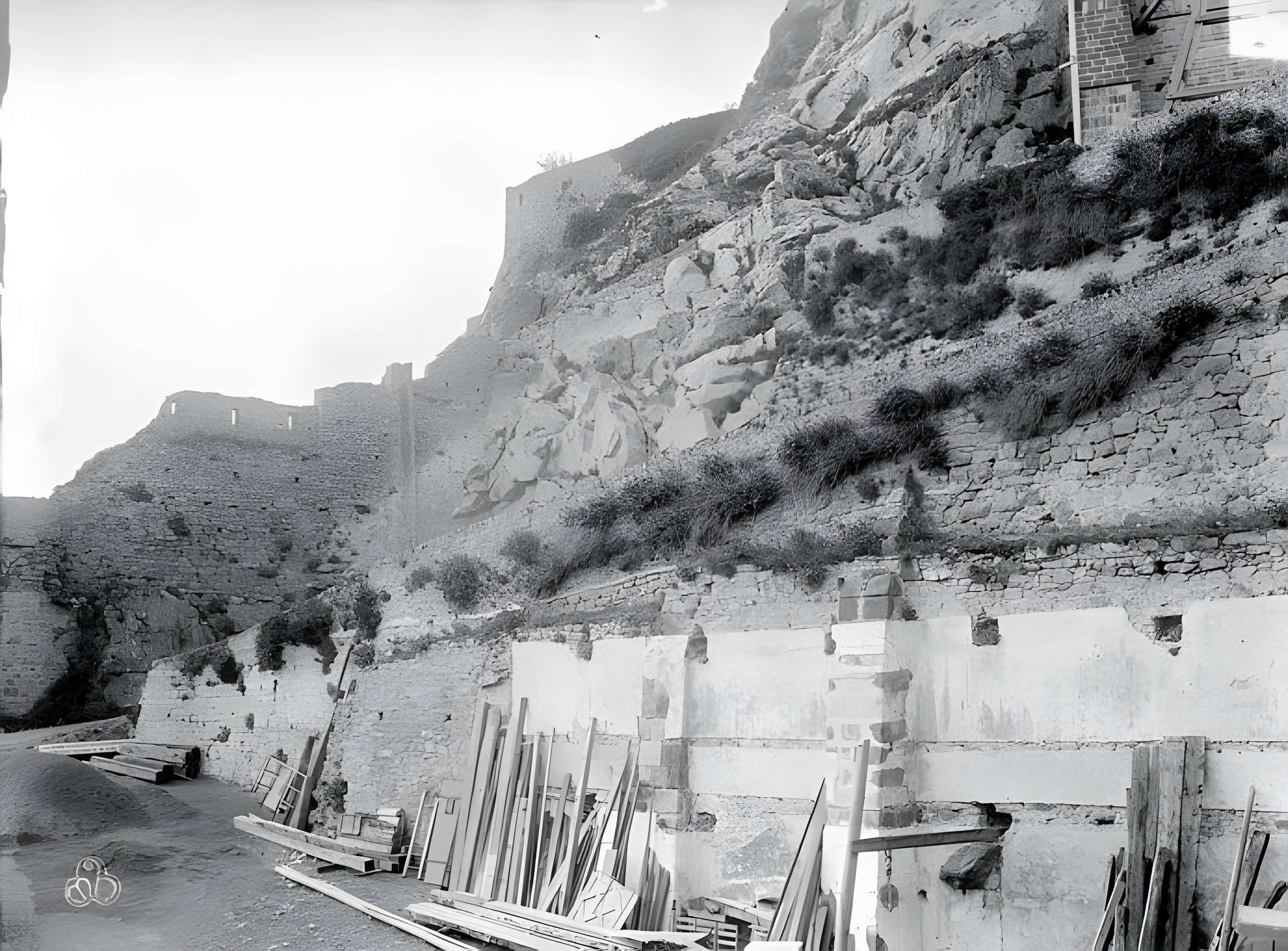 Enceinte des Fanils du Mont-Saint-Michel