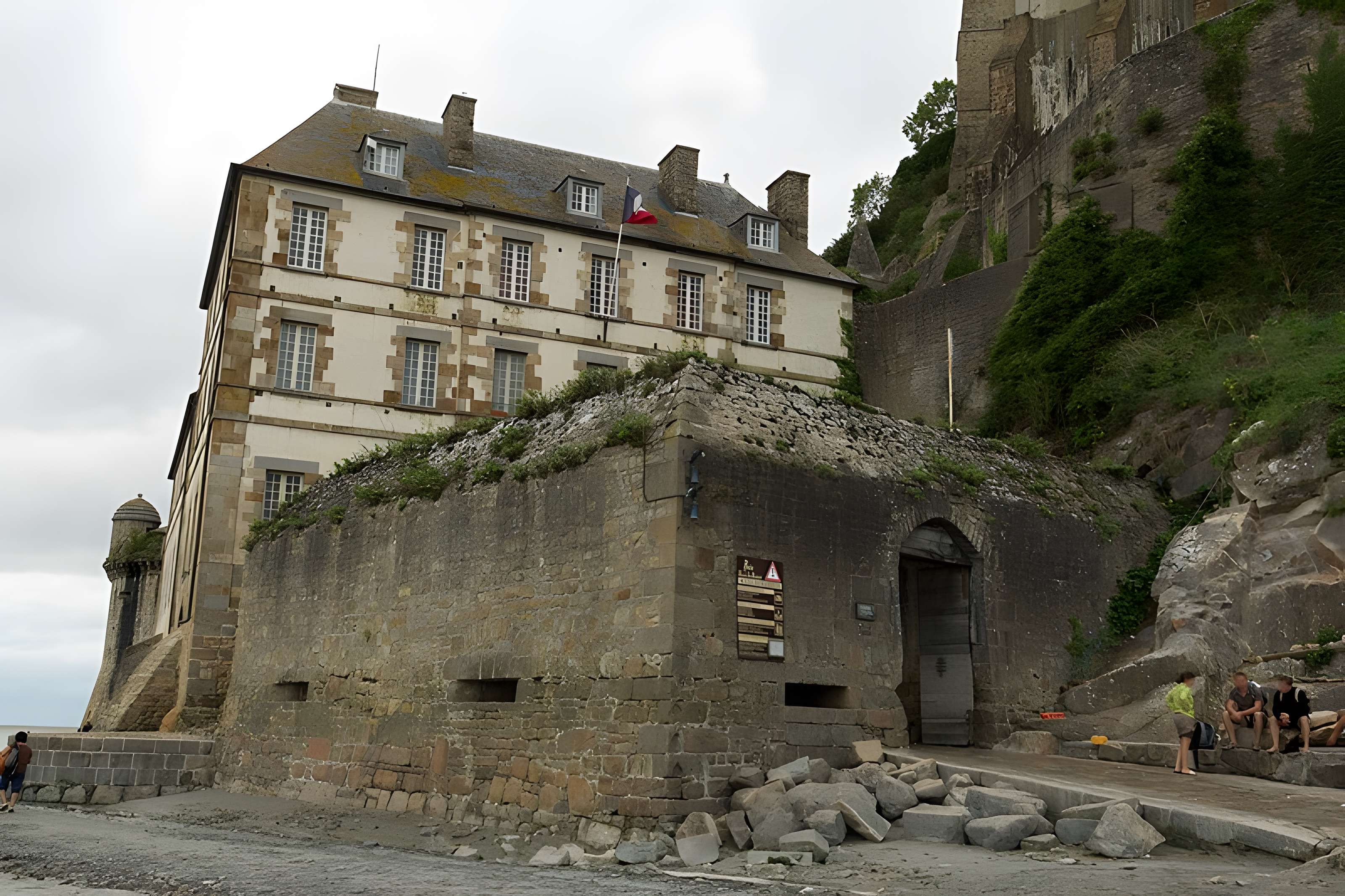 Enceinte des Fanils du Mont-Saint-Michel