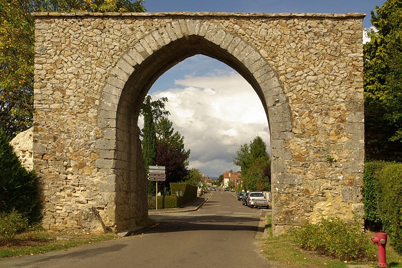 Photo de Enceinte fortifiée de Bourg-le-Roi