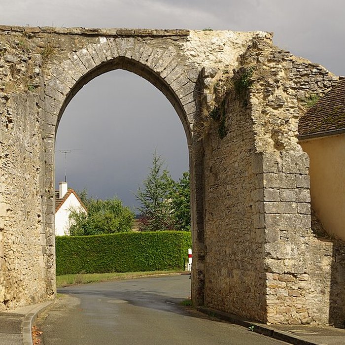 Photo de Enceinte fortifiée de Bourg-le-Roi