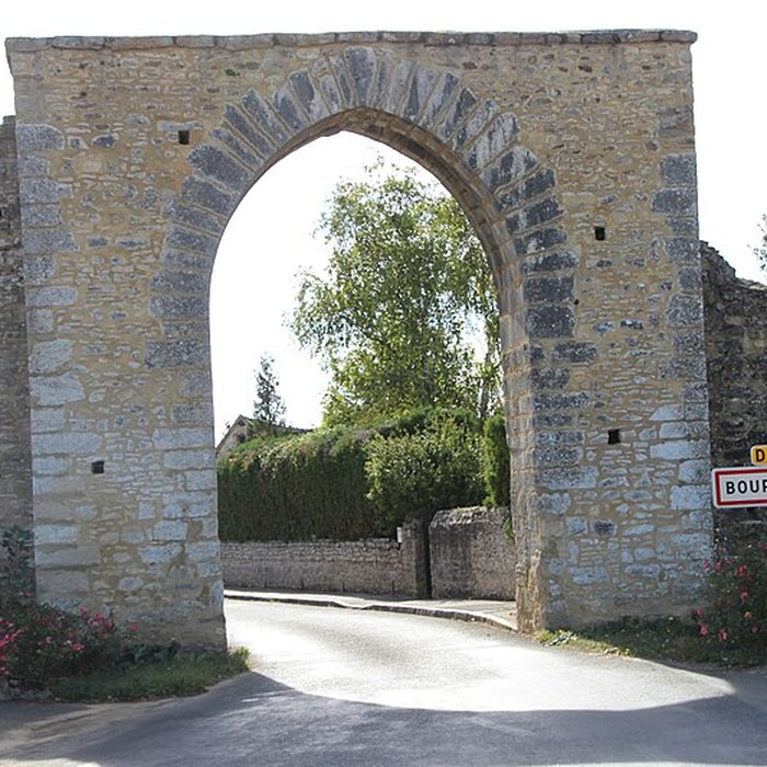 Photo de Enceinte fortifiée de Bourg-le-Roi