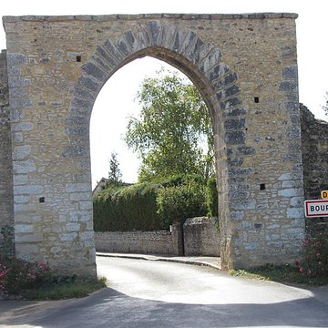 Enceinte fortifiée de Bourg-le-Roi
