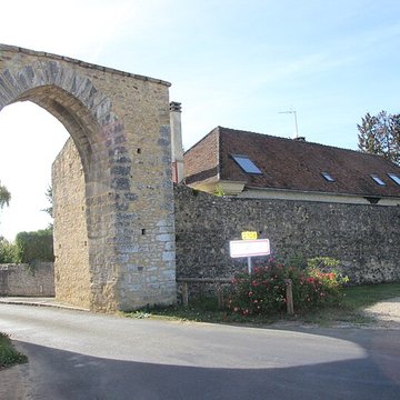 Enceinte fortifiée de Bourg-le-Roi
