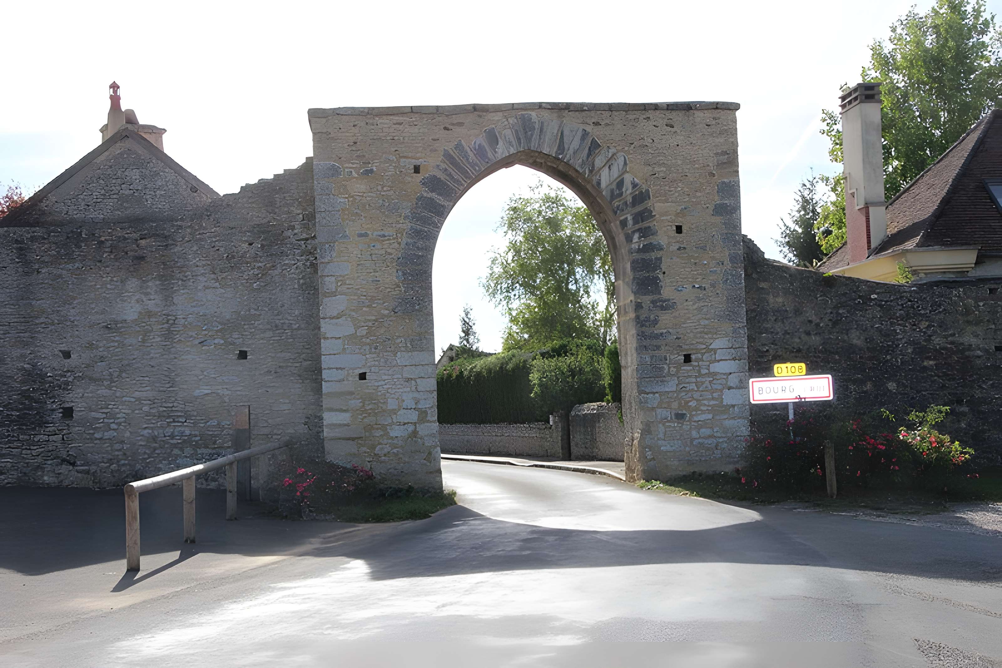 Enceinte fortifiée de Bourg-le-Roi